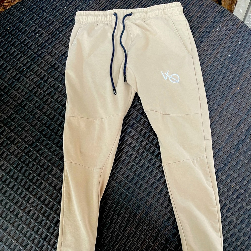 Men’s Vanquish joggers tan